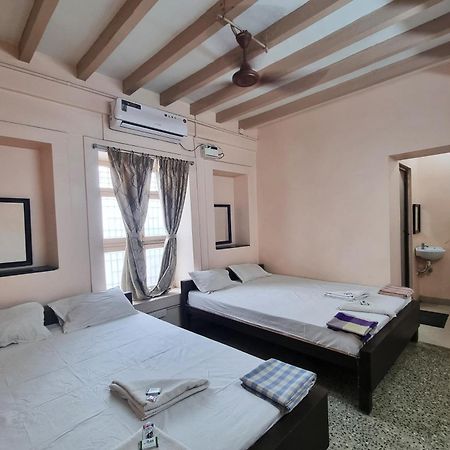 Sowmya Lodge Tiruchirappalli Exterior photo