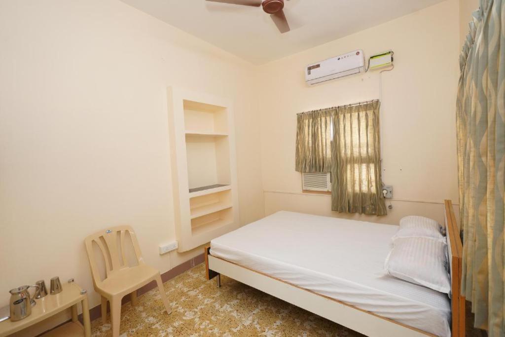 Sowmya Lodge Tiruchirappalli Exterior photo