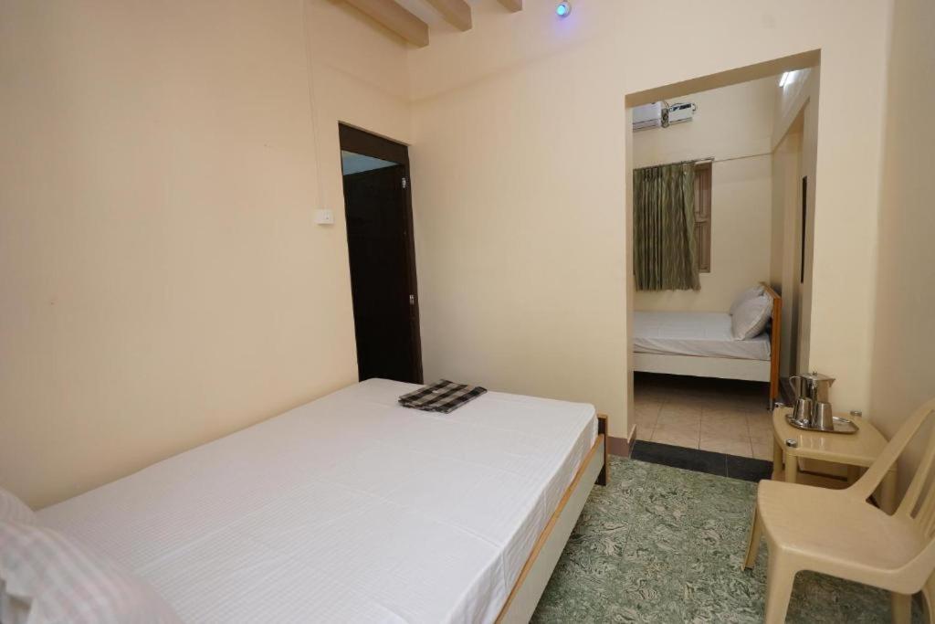 Sowmya Lodge Tiruchirappalli Exterior photo