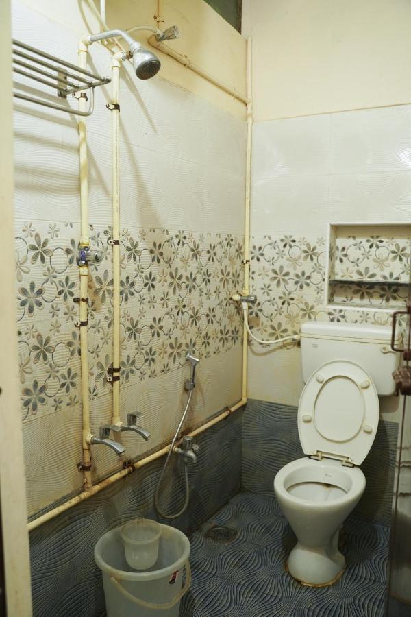Sowmya Lodge Tiruchirappalli Exterior photo