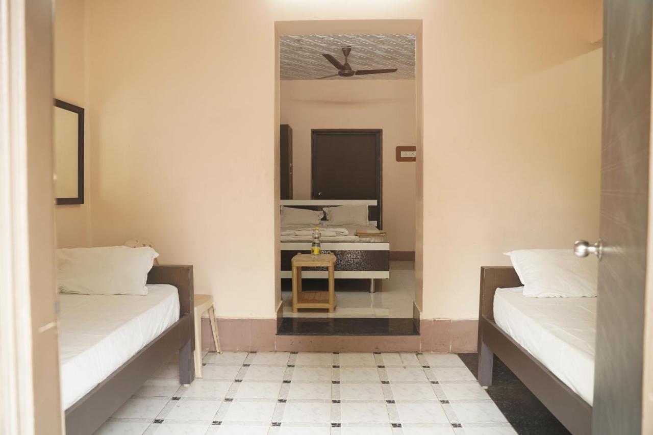 Sowmya Lodge Tiruchirappalli Exterior photo