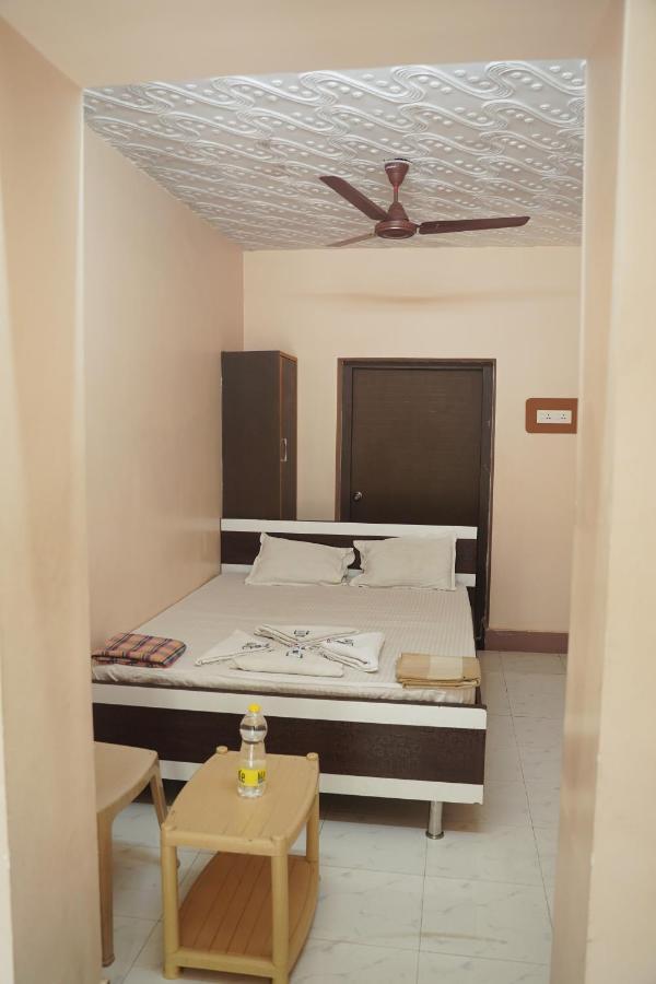 Sowmya Lodge Tiruchirappalli Exterior photo