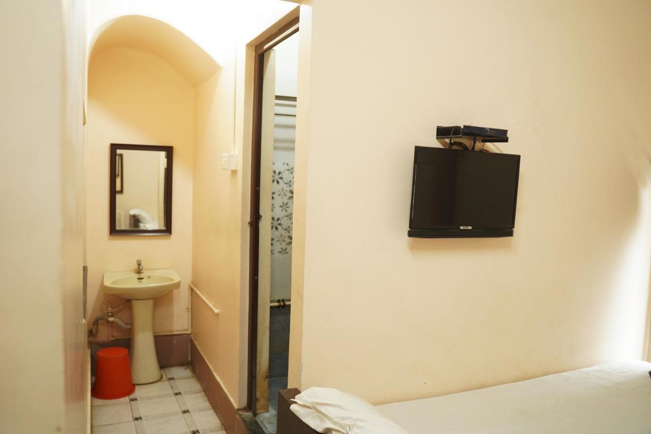 Sowmya Lodge Tiruchirappalli Exterior photo