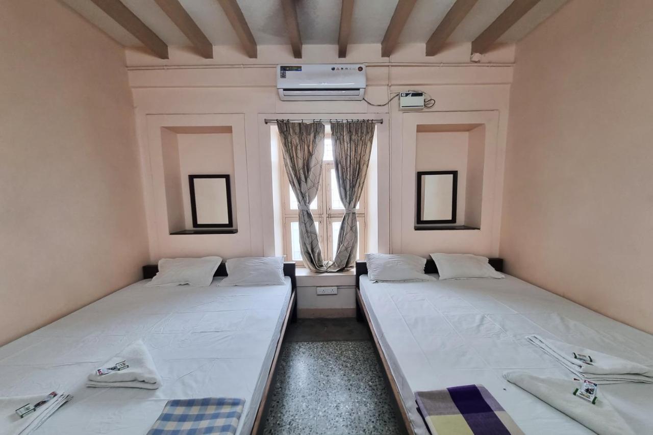 Sowmya Lodge Tiruchirappalli Exterior photo