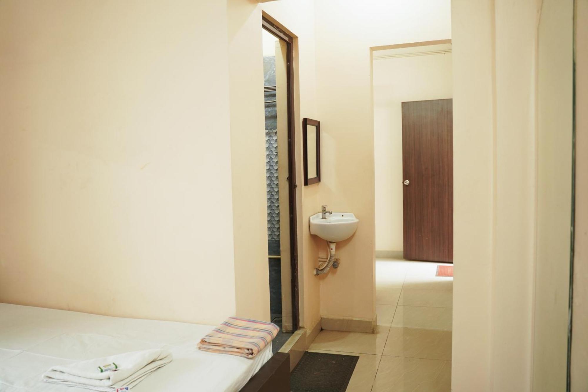 Sowmya Lodge Tiruchirappalli Exterior photo