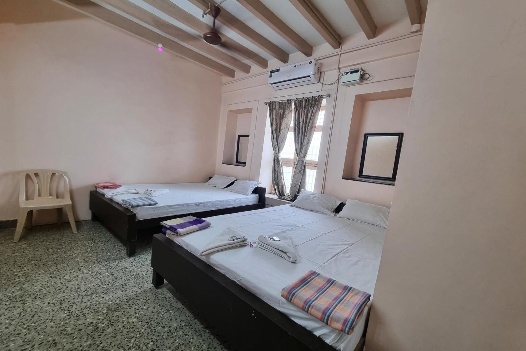 Sowmya Lodge Tiruchirappalli Exterior photo